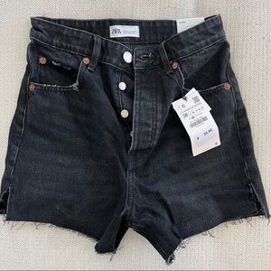 Zara black denim high waisted shorts
REF. 5252/001 -size 4